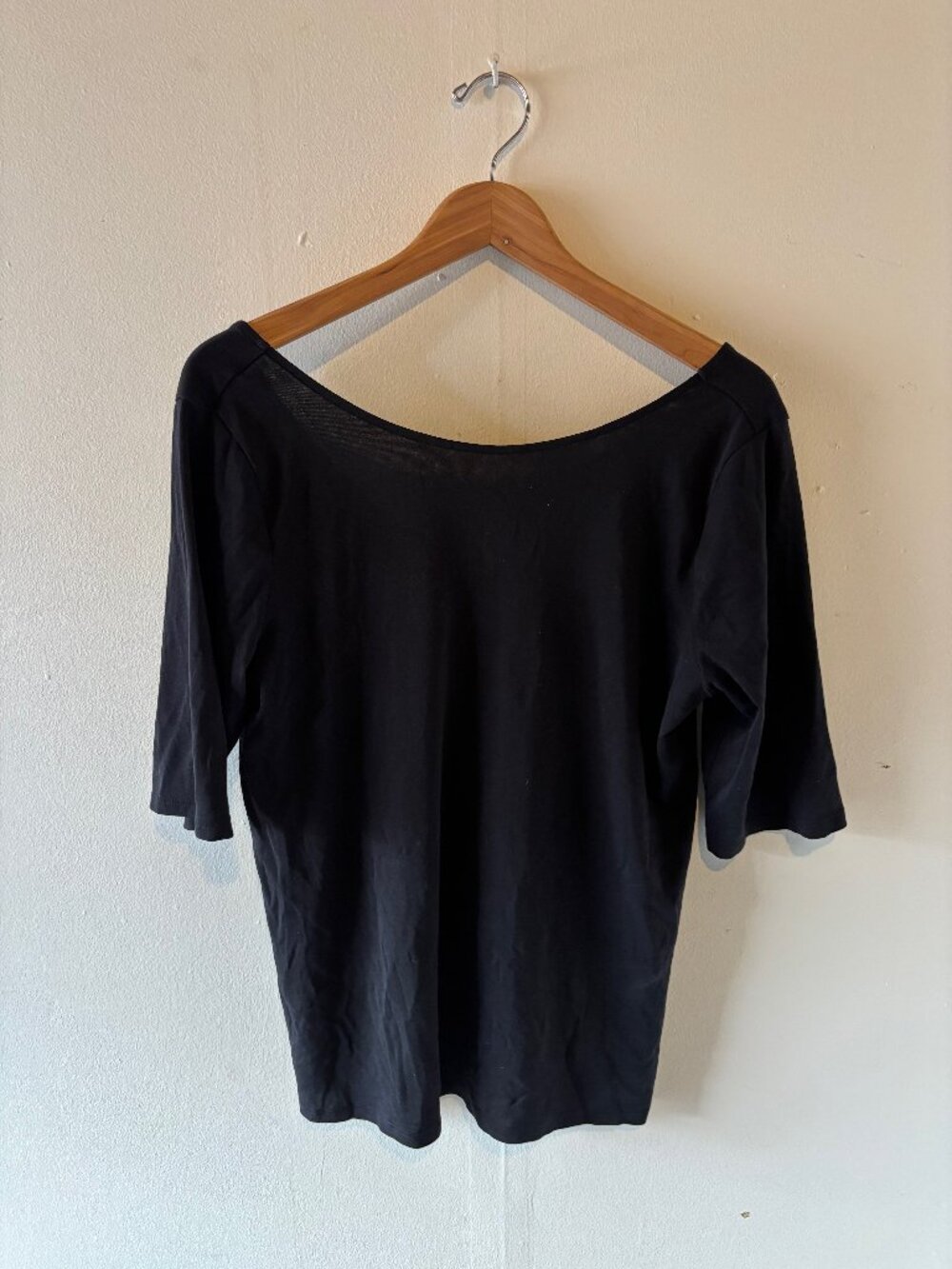 Old Navy Classic black scoop/boat-neck top with 3/4-length sleeves.